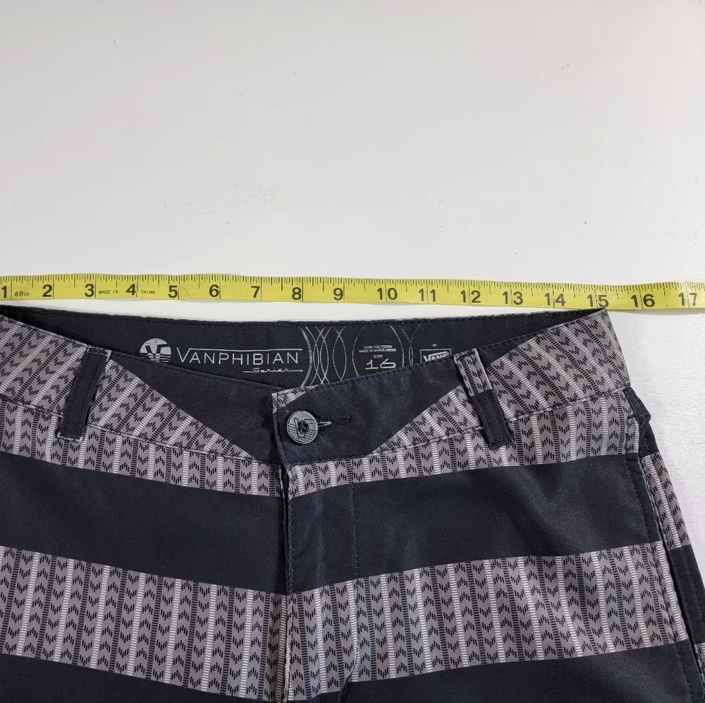 VANS Vanphibian Series Hybrid Black grey striped boardShorts, Size 16 (30)